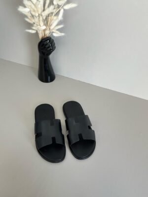13371352-676e-4cc9-bb03-2ef05e1f563c Hermes men slippers