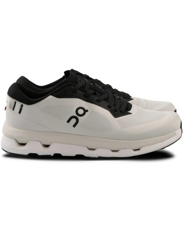 On Running Cloudzone sneakers white black