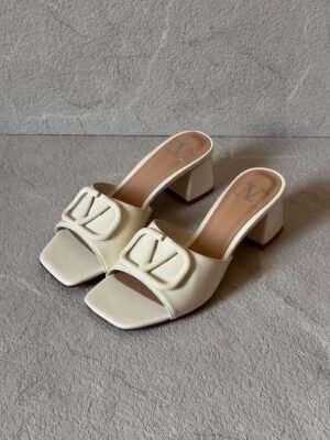 PHOTO-2025-05-15-11-23-39 Valentino heels