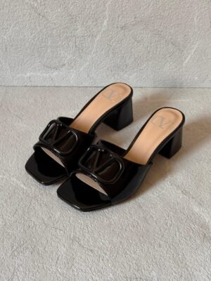 PHOTO-2025-05-15-14-11-12 Valentino heels