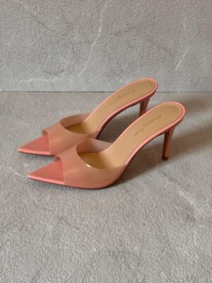PHOTO-2025-05-28-20-12-28 Gianvito Rossi heels