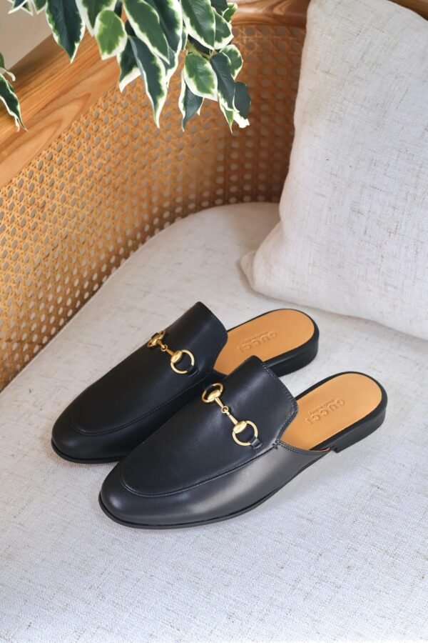 Gucci flats
