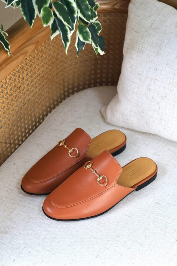 Gucci flats