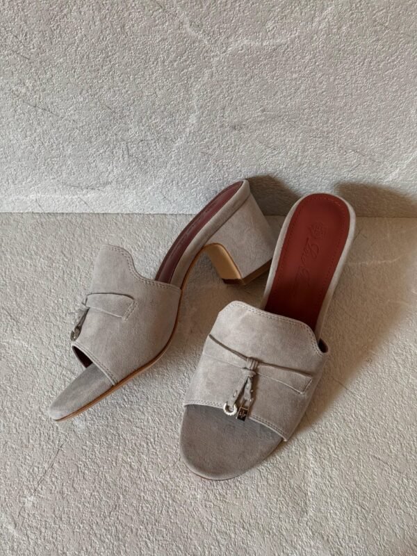 PHOTO-2025-06-22-18-41-49 Loro Piana sandals