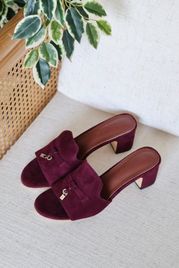 PHOTO-2025-06-24-18-41-34 Loro Piana sandals