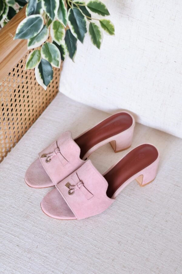 PHOTO-2025-06-24-18-41-40 Loro Piana sandals