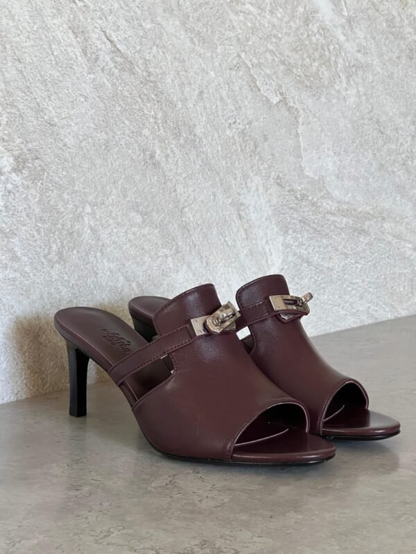 PHOTO-2025-06-25-18-01-37 Herems Sandals