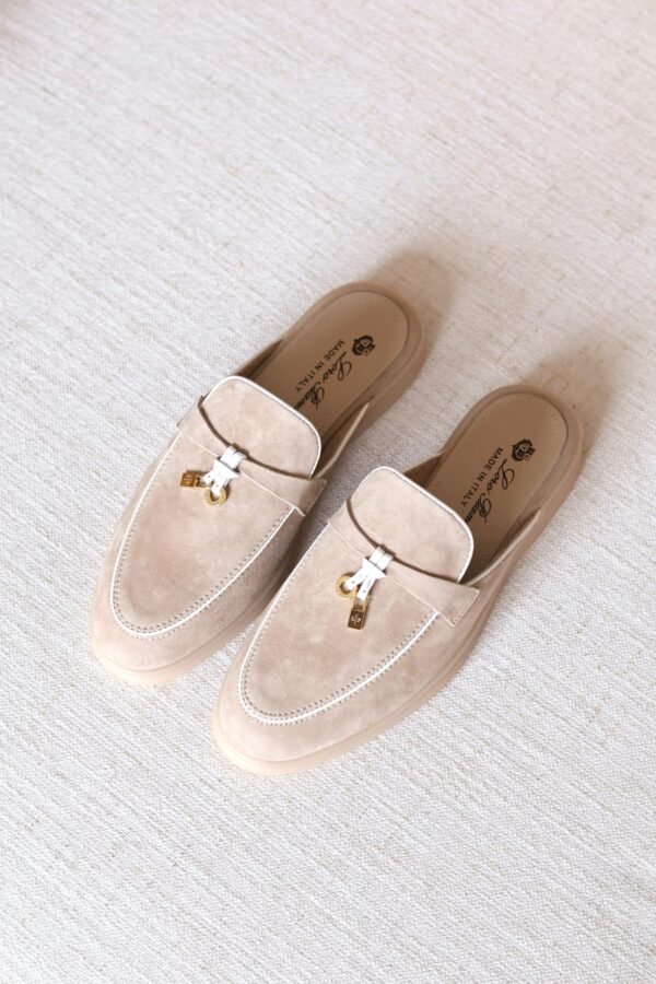 PHOTO-2025-06-30-13-04-30 Loro Piana charm walk
