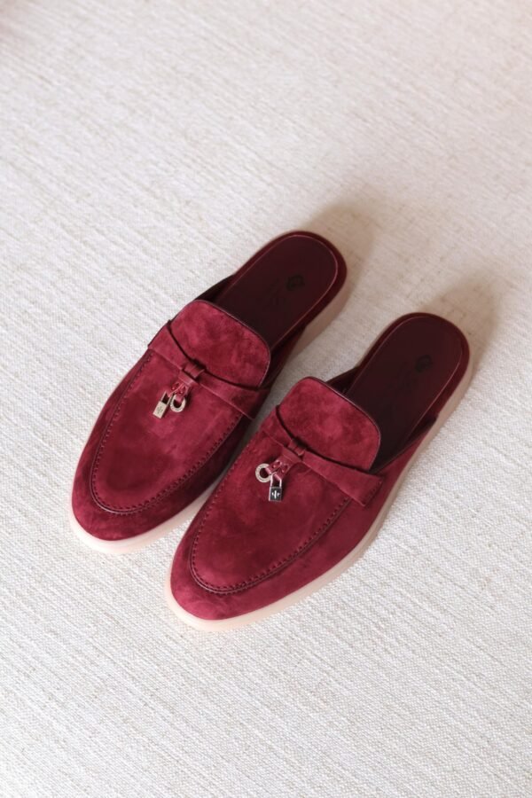 PHOTO-2025-06-30-13-04-39 Loro Piana charm walk