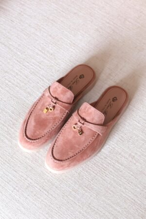 PHOTO-2025-07-01-12-55-45 Loro Piana charm walk
