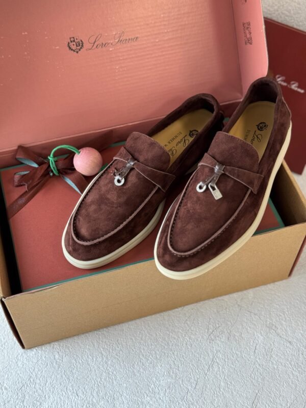 PHOTO-2025-07-22-14-53-01 Loro Piana charm walk