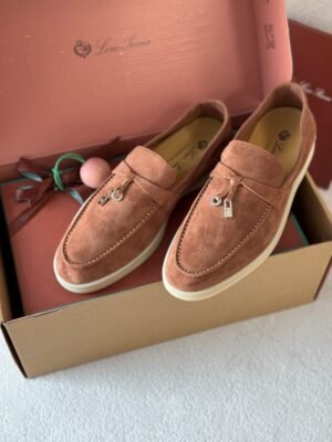 PHOTO-2025-07-22-20-59-16 Loro Piana charm walk