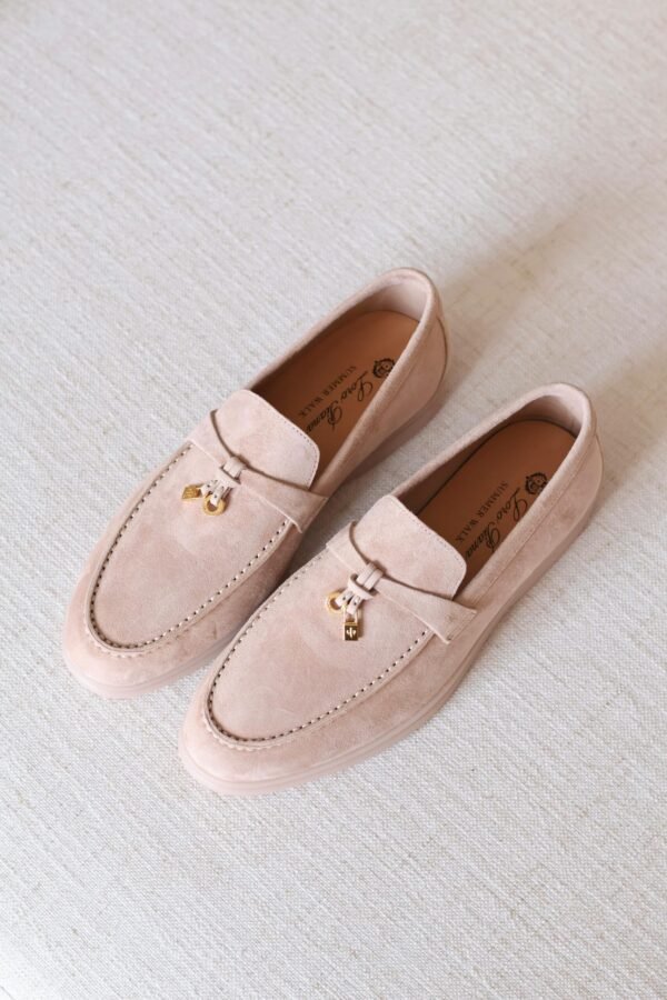 PHOTO-2025-07-24-13-23-24 Loro Piana charm walk