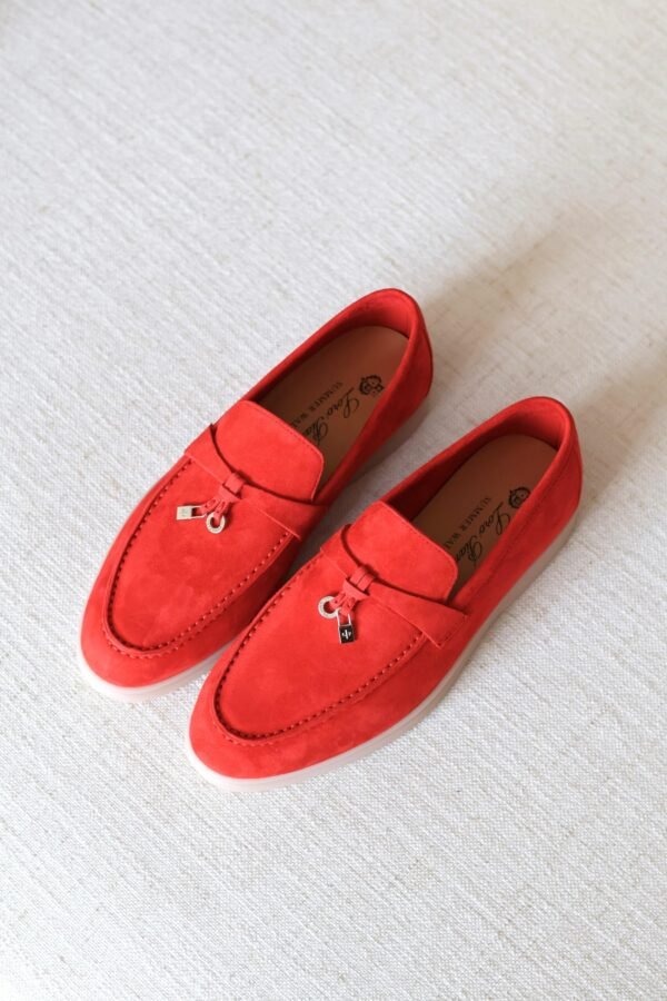 PHOTO-2025-07-24-13-23-30 Loro Piana charm walk