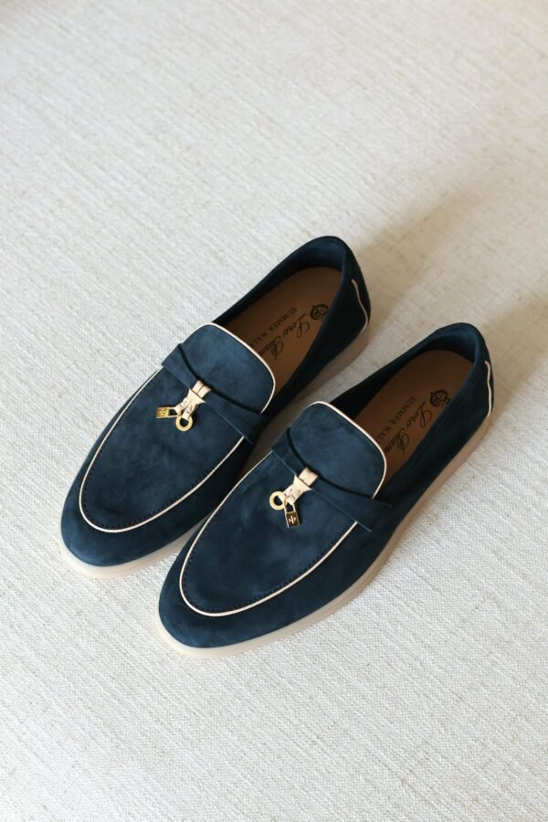PHOTO-2025-07-24-17-59-54 Loro Piana charm walk