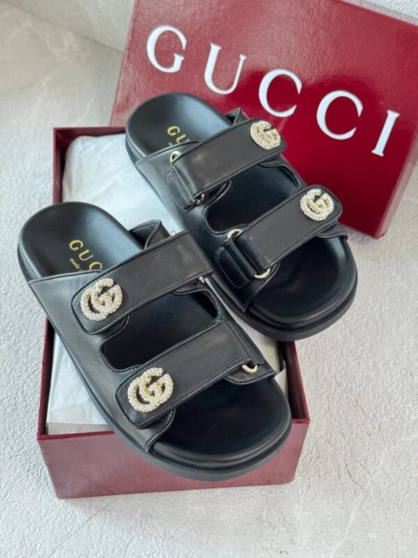 Gucci flats