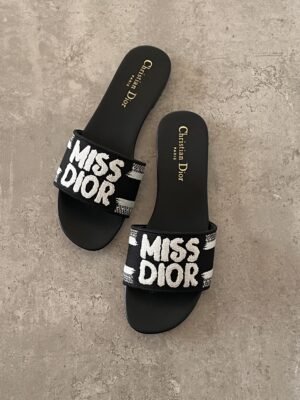 PHOTO-2025-08-10-16-01-07 Dior heels