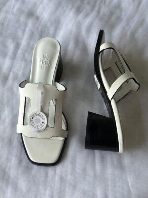 PHOTO-2025-08-19-18-17-42 Hermes Heels