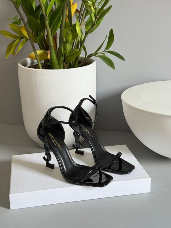 PHOTO-2025-08-24-18-44-14 Yves Saint Laurent Heels