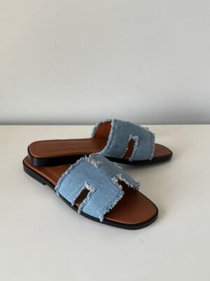 PHOTO-2025-08-25-19-31-07 Hermes Flats