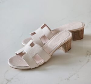 PHOTO-2025-08-26-11-25-01 Hermes Heels