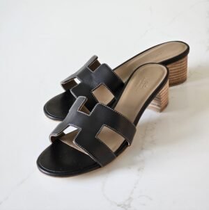 PHOTO-2025-08-26-11-25-12 Hermes Heels