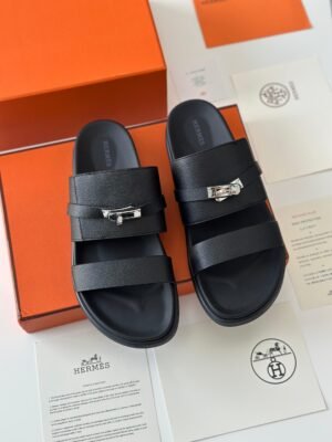 PHOTO-2025-08-28-18-55-08 Hermes Slippers