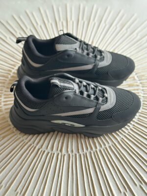 c8b9daff-b6d3-4054-8f2a-0dbc50404eb6 Dior men sneakers