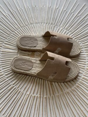 c8c57cfc-4f14-4d1b-ae8b-79069887dc6b Hermes men slippers