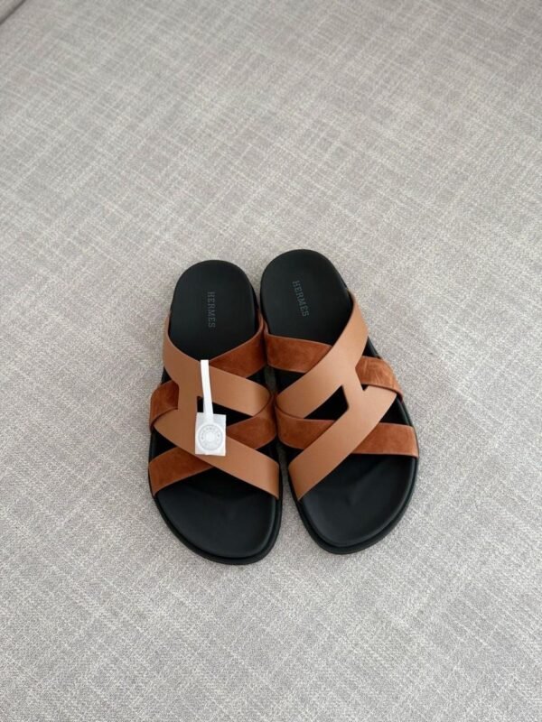 e53a884b-da85-470f-b8be-10de6176c29e Hermes men slippers