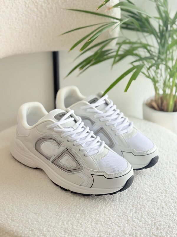 e5f79aa9-41e2-473b-bbe5-da0d2b849eef Dior men sneakers