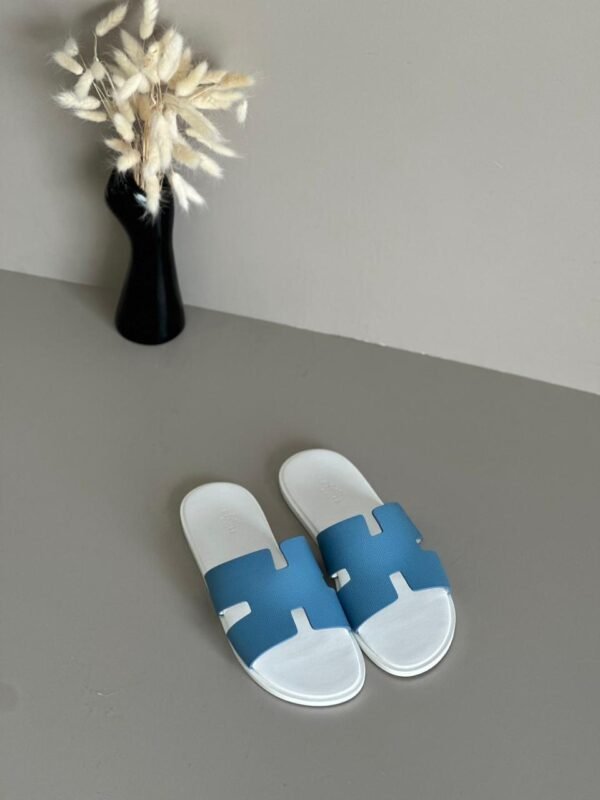 e96bf19f-482c-4f4b-85bb-615984213eae Hermes men slippers