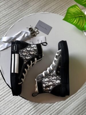 fccc03bb-9fe4-416a-a42f-8fecc1316bd0 Dior men sneakers