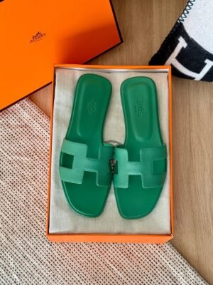 246646f4-cf82-4e3d-af40-55f7bae1b5ab Hermes Flats