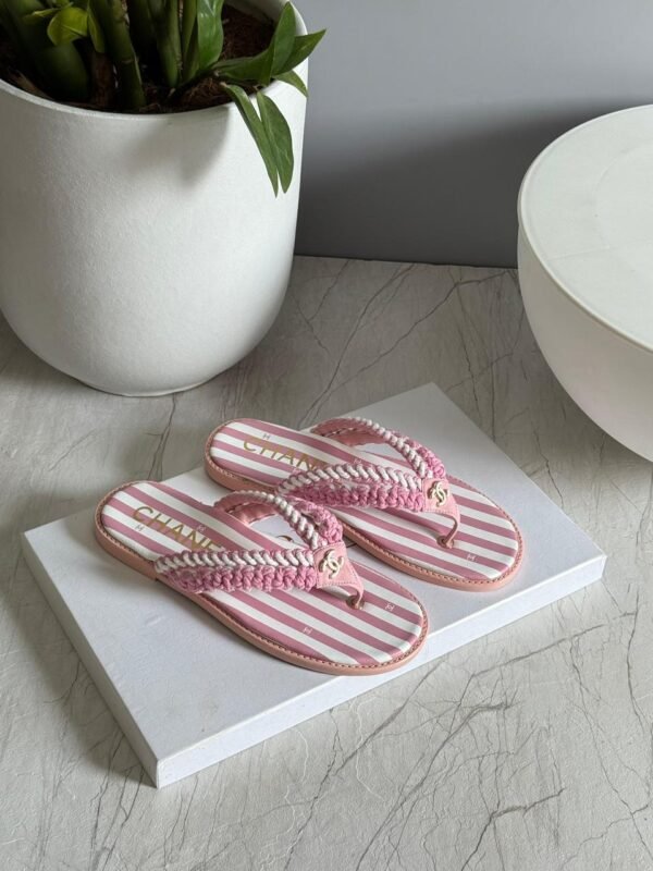 CHANEL Flats