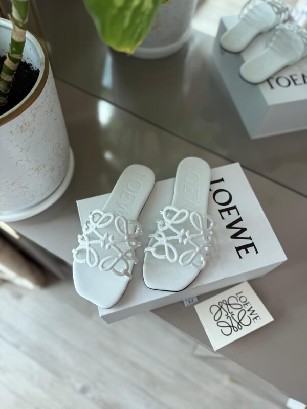 Loewe Flats
