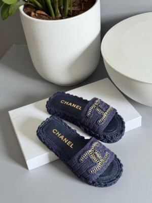 76880572-cb3d-4f57-bd9d-3b422a186c70 CHANEL Flats