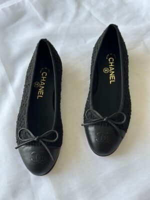 96807b09-b745-40aa-9662-304c84510475 CHANEL sneakers