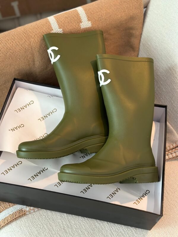 CHANEL Boots