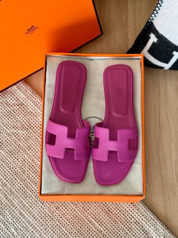 a7bd8027-2f1e-466c-a70f-d7b9880d1455 Hermes Flats