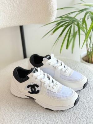 ce182f5d-0160-489f-9330-739b0212ea62 CHANEL sneakers